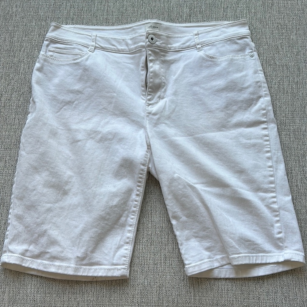 J.Jill white denim shorts zip front Size 14
